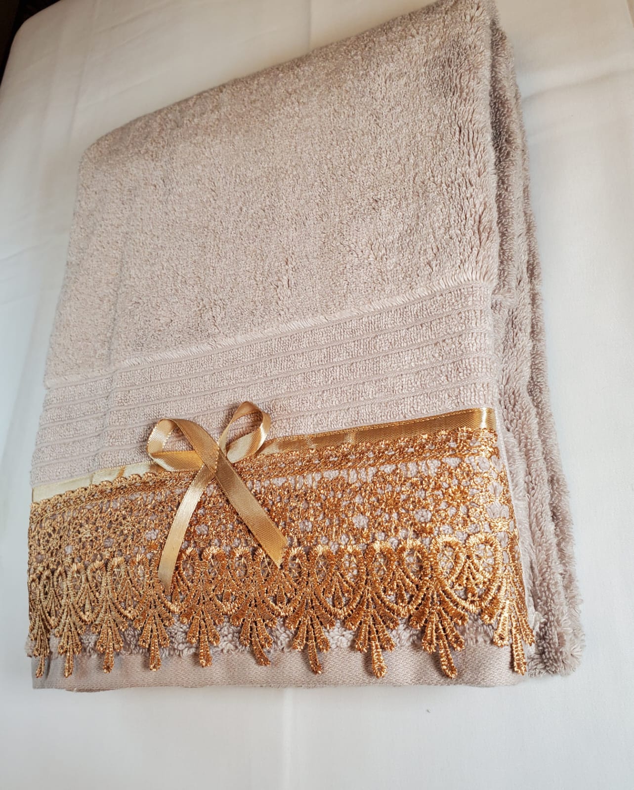 Liz Claiborne 1PC Decorative Bath Towel - Large size. Luxurious Embroidered 100% Certified Cotton. Elegantly soft, fluffy and absorbent.