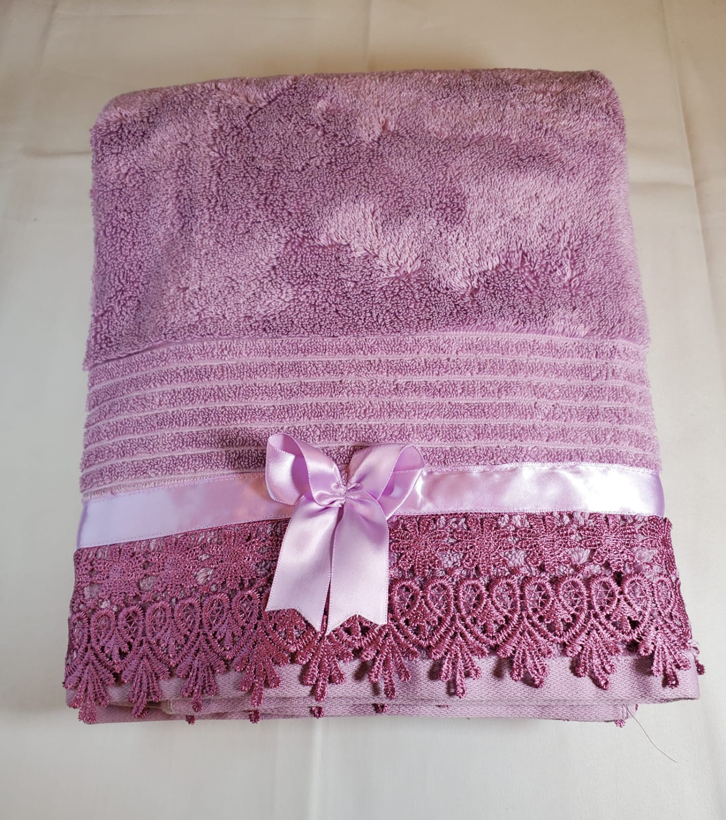 Liz Claiborne 1PC Decorative Bath Towel - Large size. Luxurious Embroidered 100% Certified Cotton. Elegantly soft, fluffy and absorbent.