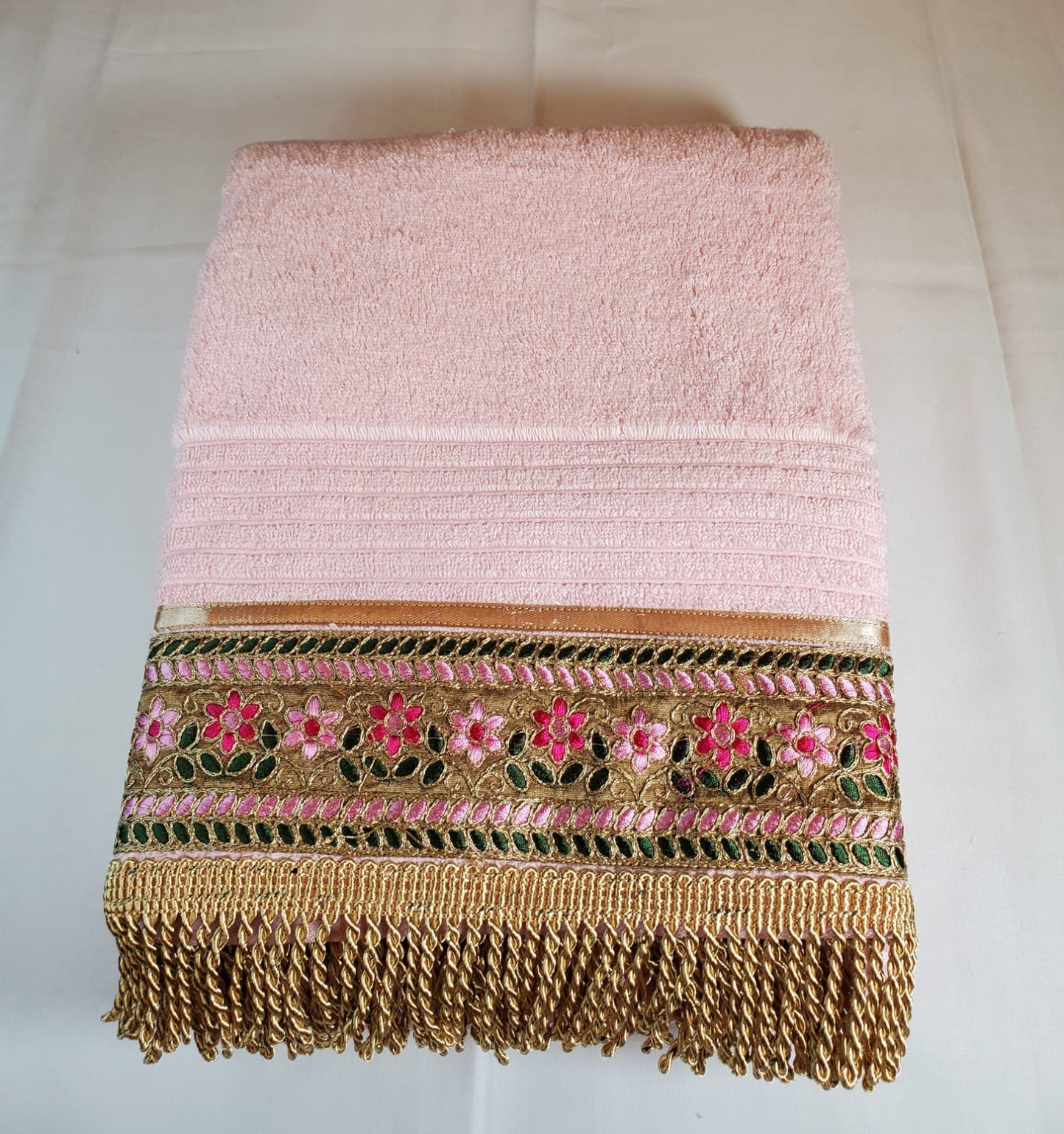 Liz Claiborne 1PC Decorative Bath Towel - Large size. Luxurious Embroidered 100% Certified Cotton. Elegantly soft, fluffy and absorbent.