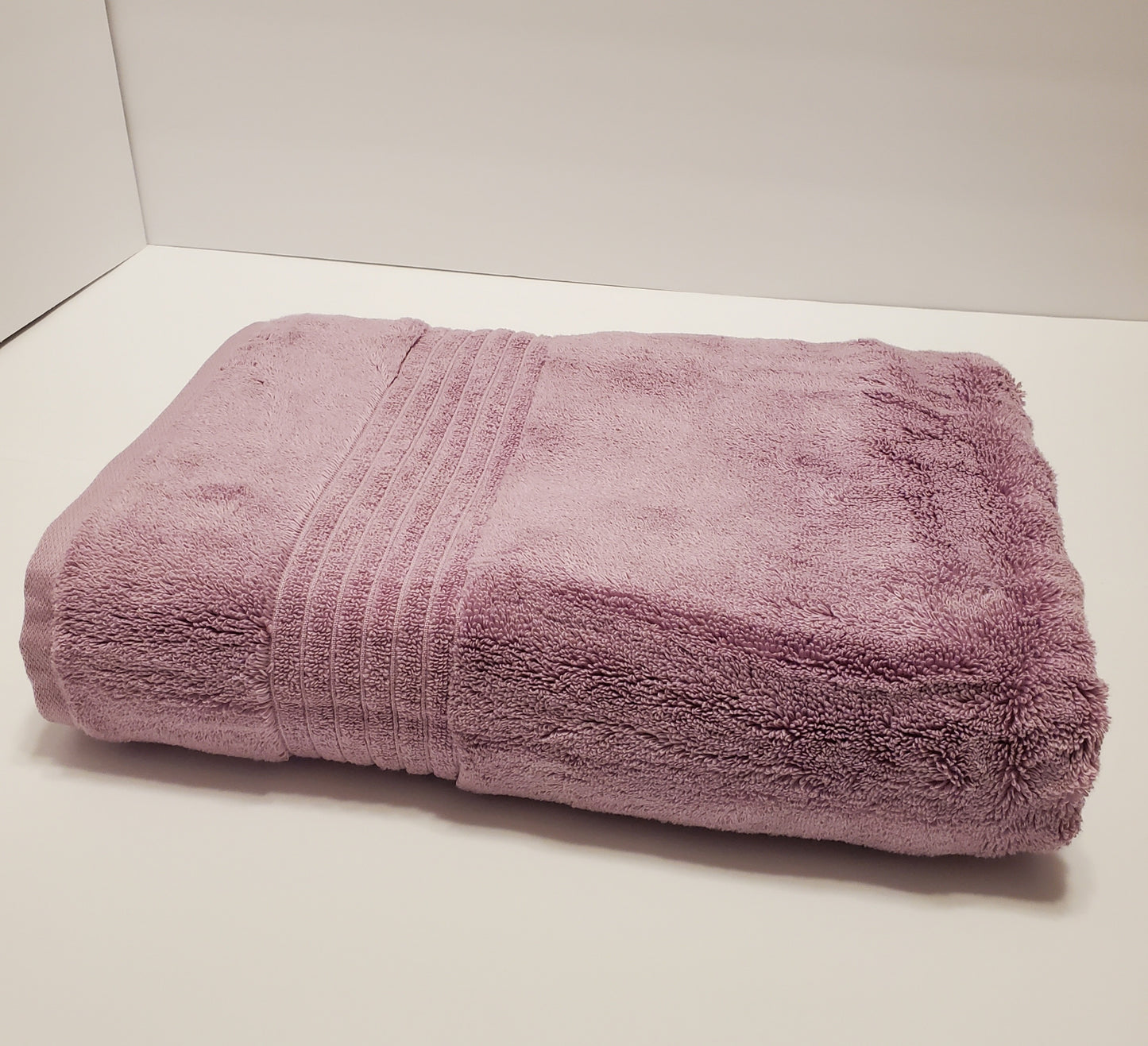 Liz Claiborne Signature Plush Bath Towel